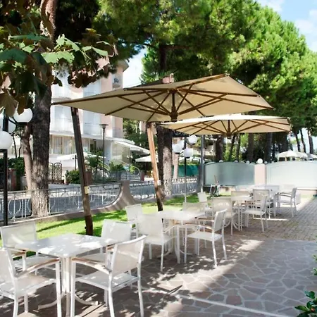 Hotel Ancora 3*